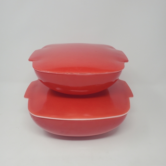 VTG Pyrex Red Square Hostess Bowls w/ Lids; 525 2.5qt. and 515 1.5qt - Picture 3 of 7